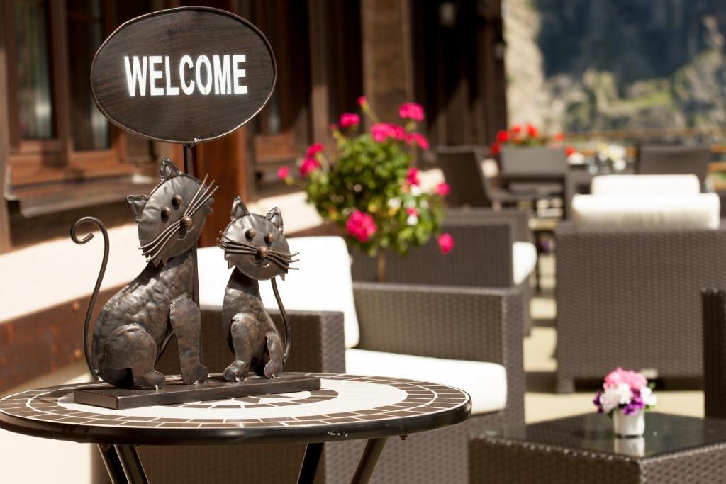 Hotel Aux Mille Etoiles Salvan Ngoại thất bức ảnh