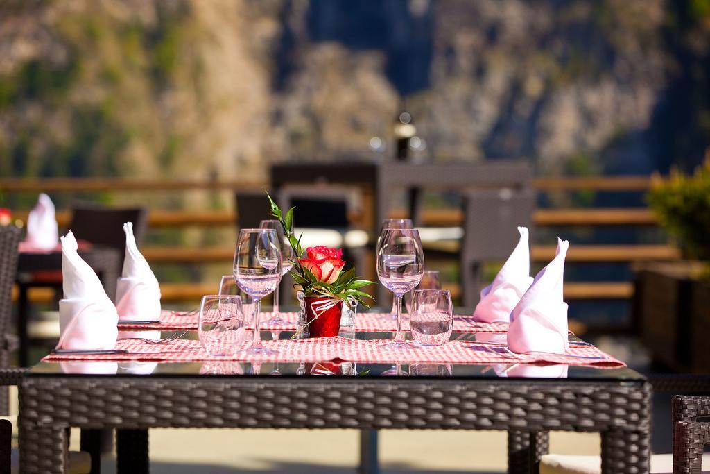 Hotel Aux Mille Etoiles Salvan Ngoại thất bức ảnh