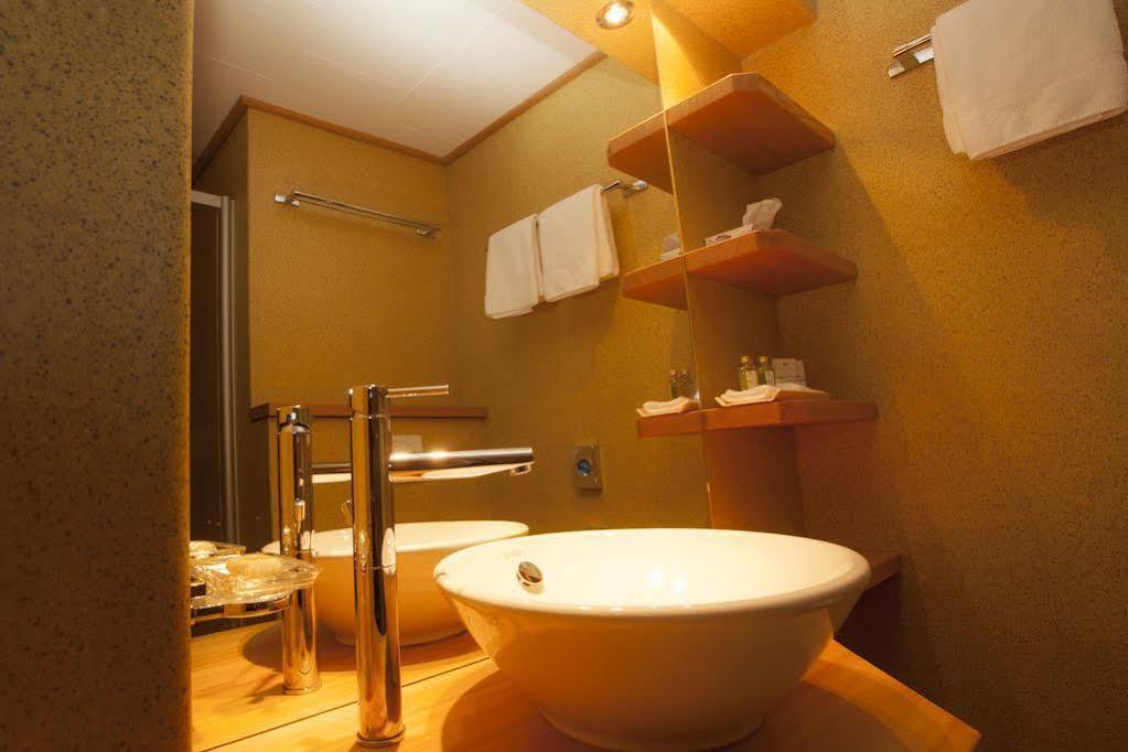 Hotel Aux Mille Etoiles Salvan Ngoại thất bức ảnh
